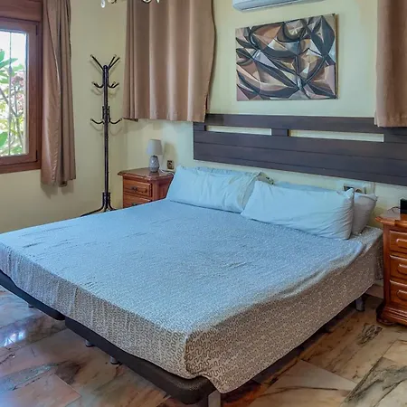 Sea View With Private Pool And Gardens 5 Bedrooms